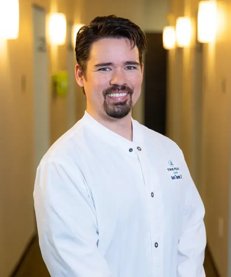 Meet Dr Aaron